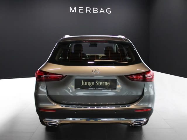 Mercedes-Benz GLA 200 Progressive