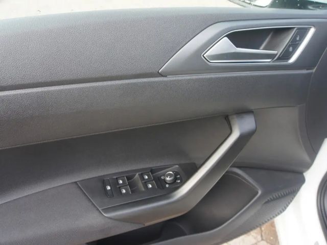 Volkswagen Taigo 1.0 TSI R-Line