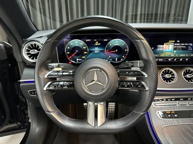 Mercedes-Benz E 220 AMG Line Cabriolet E 220 d