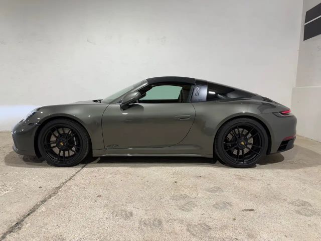Porsche 992 4 Cabrio GTS Targa