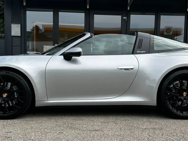 Porsche 992 4 Cabrio Targa