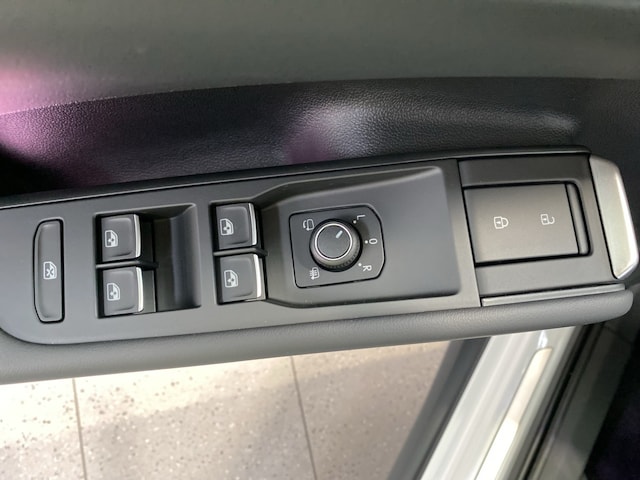 Volkswagen T-Roc 1.5 eTSI DSG IQ.Drive R-Line