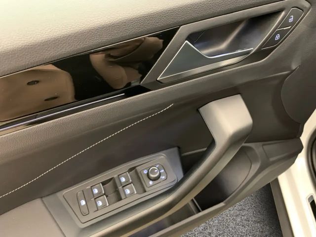 Volkswagen T-Roc 1.5 TSI DSG R-Line