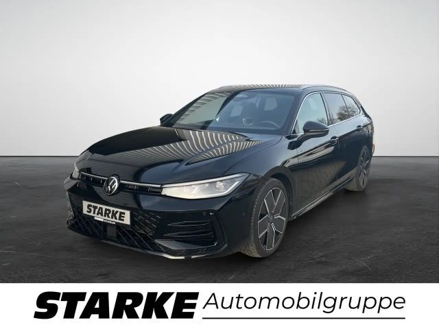 Volkswagen Passat 1.5 eTSI DSG R-Line Variant