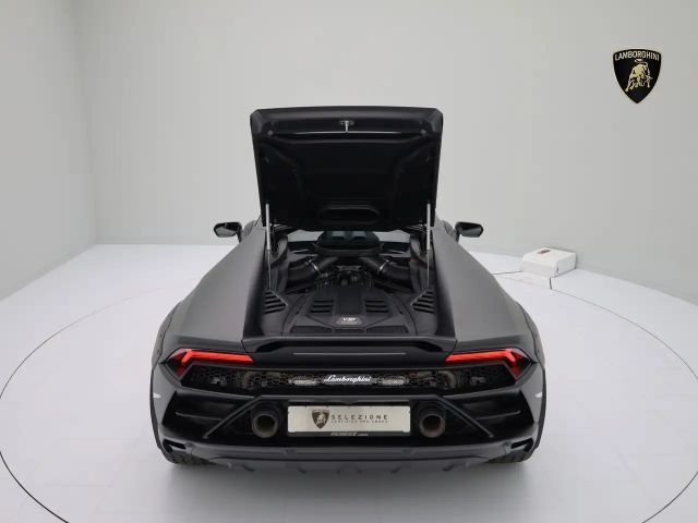 Lamborghini Huracan n Sterrato MY24 I NERO NEMESIS MATT I AD PERSONAM I