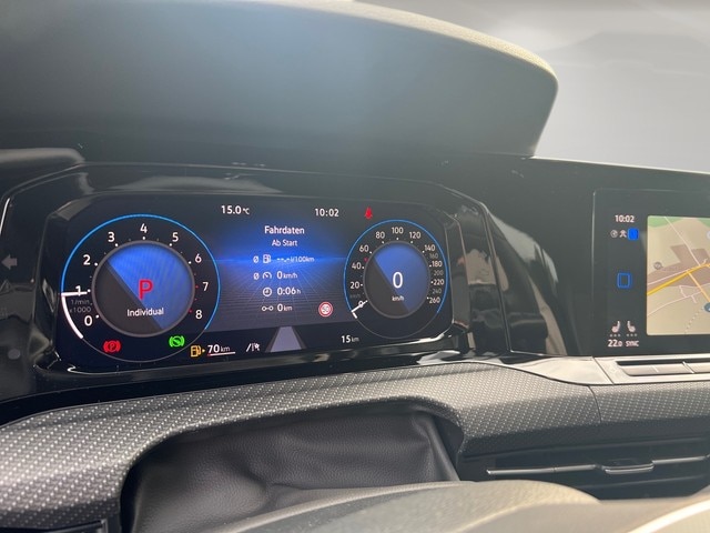 Volkswagen Golf 1.5 eTSI DSG Golf VIII R-Line