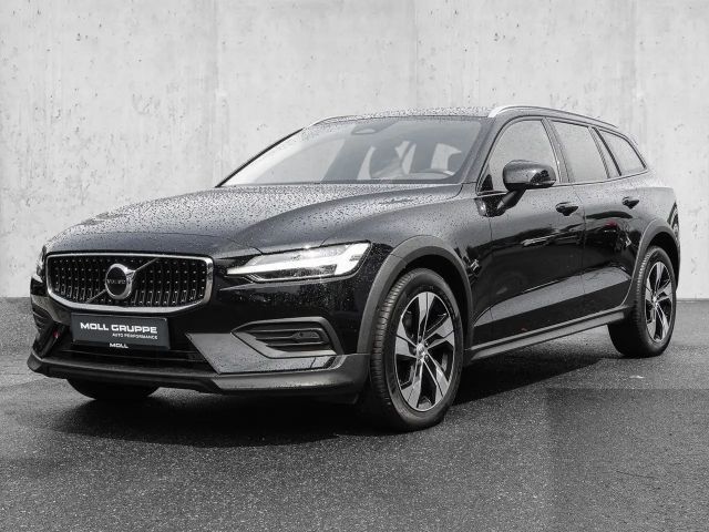Volvo V60 Cross Country AWD Plus