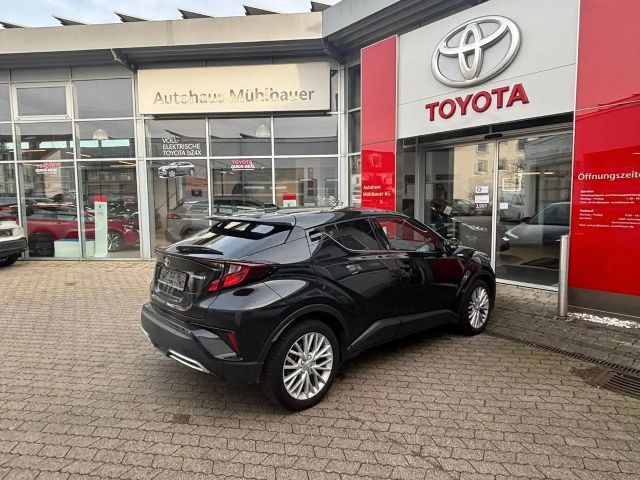 Toyota C-HR Hybride Team D