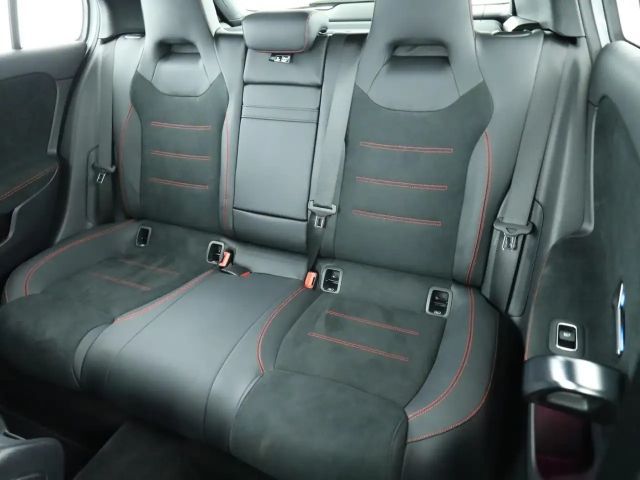 Mercedes-Benz A 250 4MATIC AMG Line