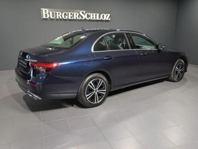 Mercedes-Benz E 220 AVANTGARDE E 220 d Sedan