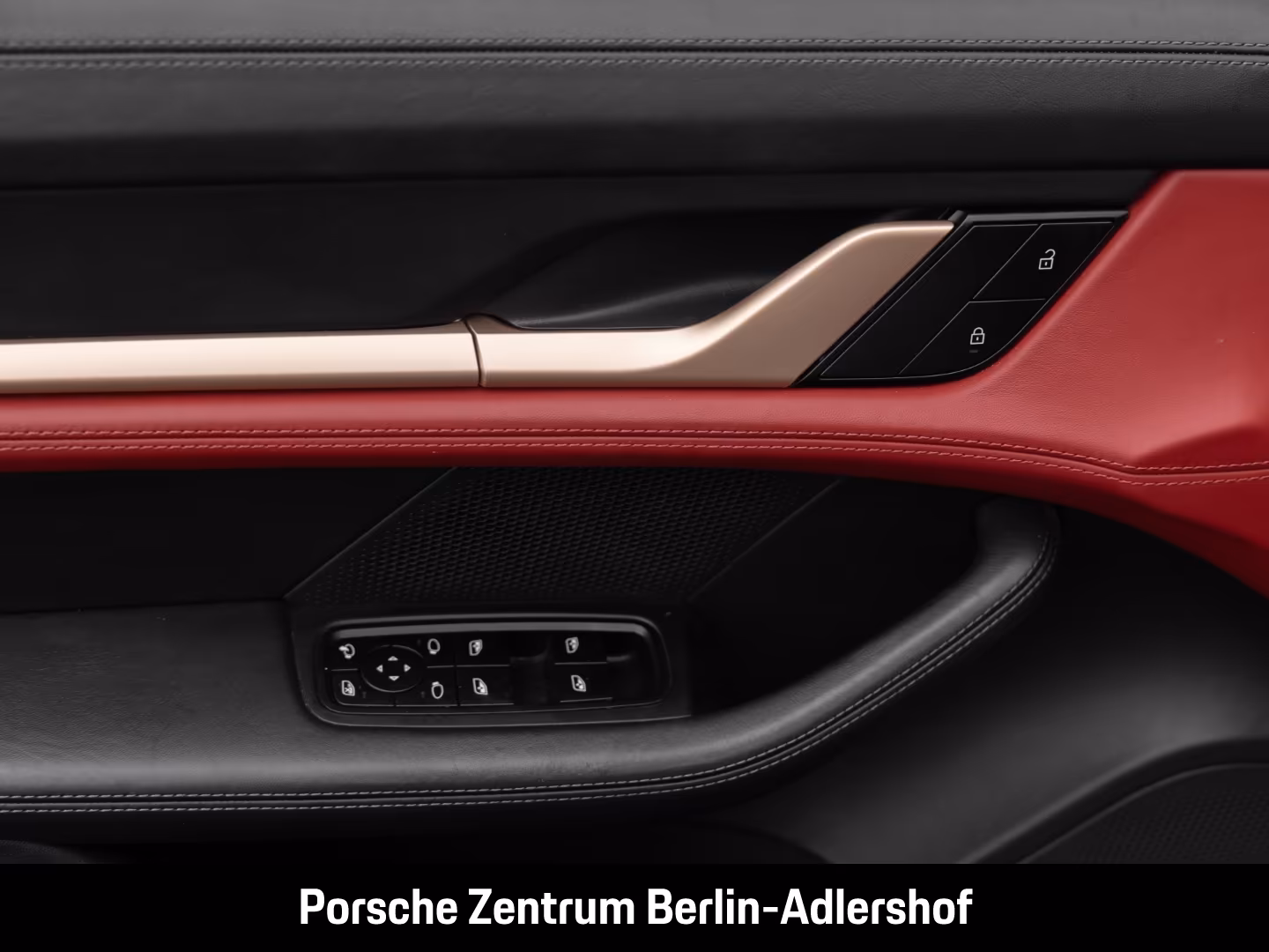 Porsche Taycan Surround-View Luftfederung Rückfahrkamera