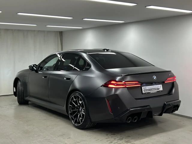 BMW M5 Sedan