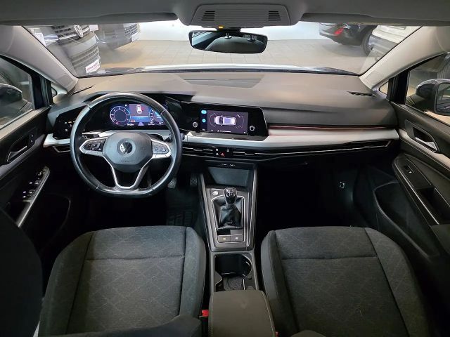 Volkswagen Golf Life Variant