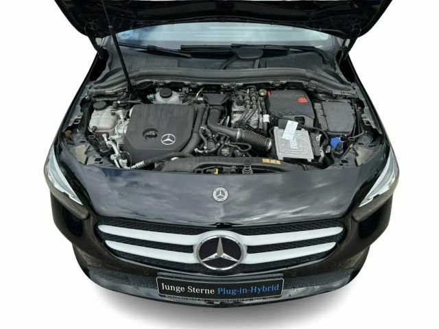 Mercedes-Benz B 250 B 250 e Sedan