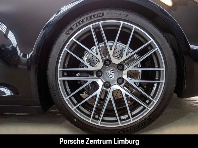 Porsche 992 Cabrio Carrera