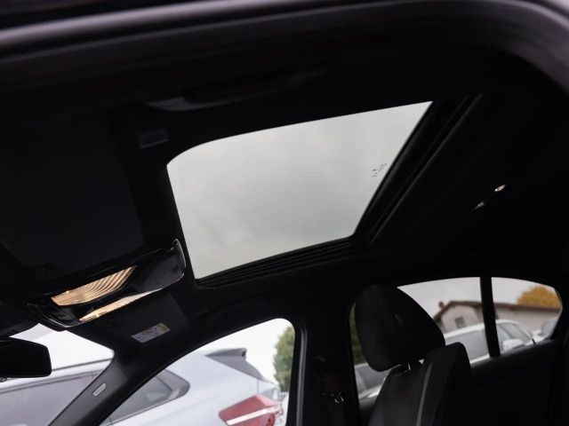 BMW 320 320i M-Sport Sedan xDrive