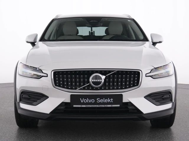 Volvo V60 Cross Country AWD Plus