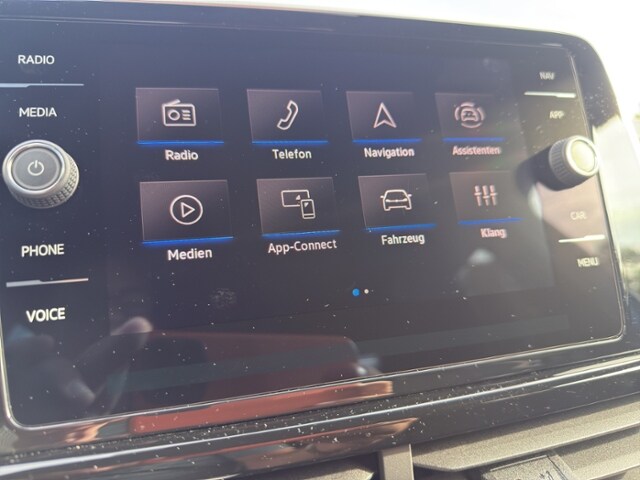 Volkswagen T-Roc 1.5l TSI NAV+LED+STH+AHK+REAR+ACC