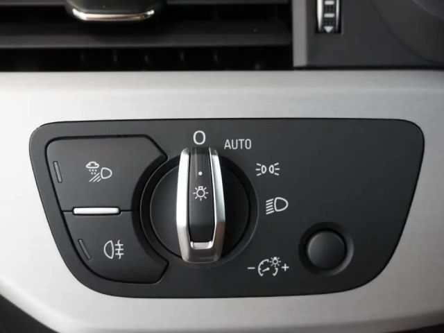 Audi A4 40 TFSI Avant Quattro S-Line