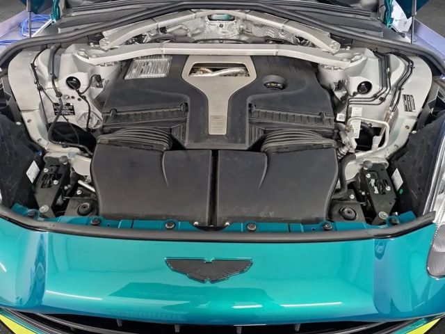 Aston Martin DBX 707