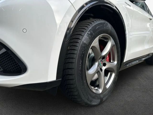 Alfa Romeo Stelvio AT8 Q4 Turbo Veloce