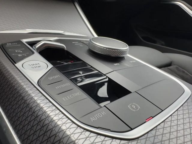 BMW 330 330e M-Sport Touring xDrive