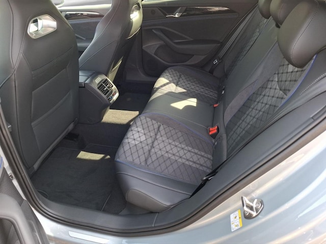 Volkswagen Passat DSG R-Line