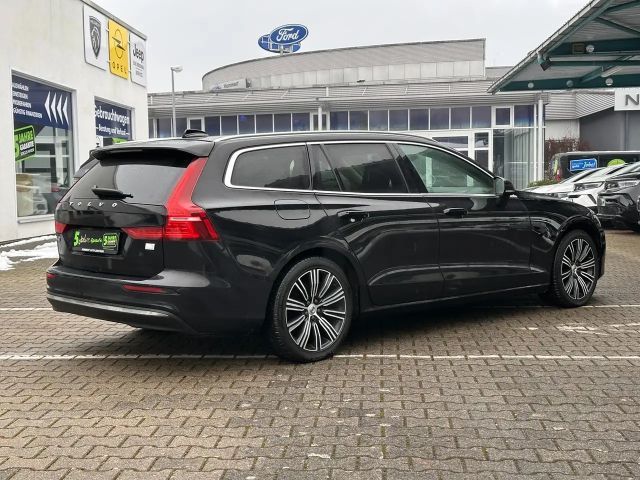 Volvo V60 AWD Core Recharge T6