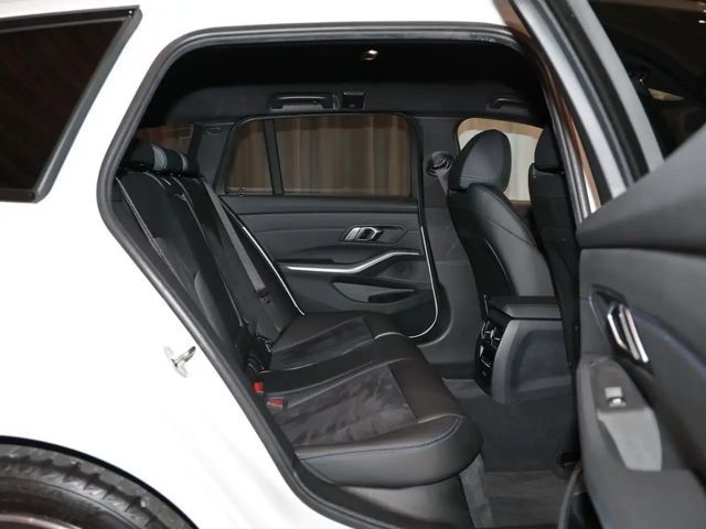 BMW 330 330e M-Sport Touring