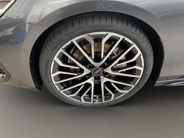 Audi A6 Avant Quattro S-Tronic