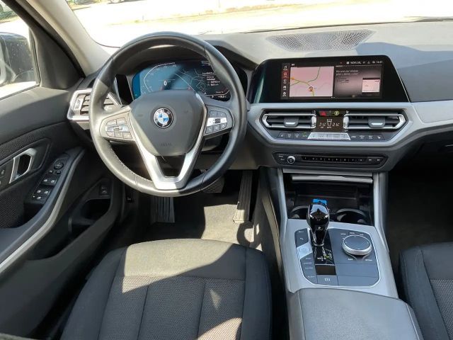 BMW 320 320d Touring xDrive