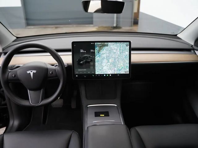 Tesla Model Y AWD Long Range