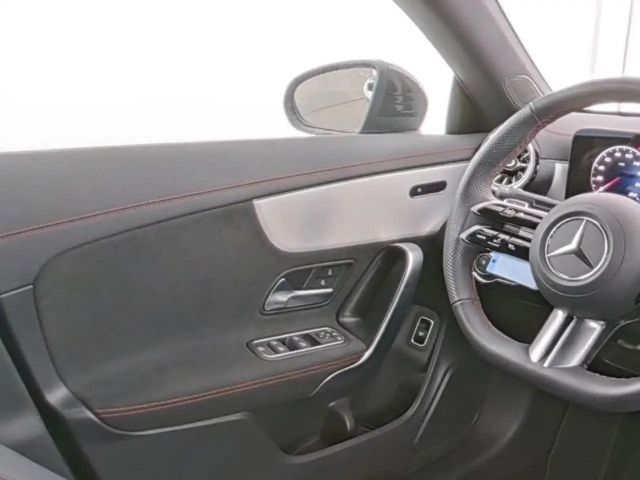 Mercedes-Benz CLA 200 AMG Line Coupé