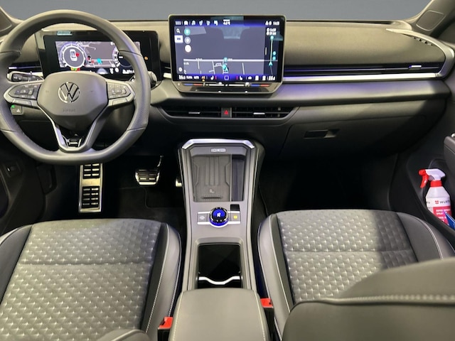 Volkswagen T-Roc 1.5 eTSI DSG R-Line