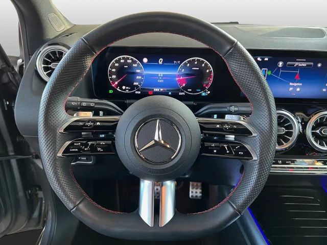 Mercedes-Benz B 200 AMG Line Sedan