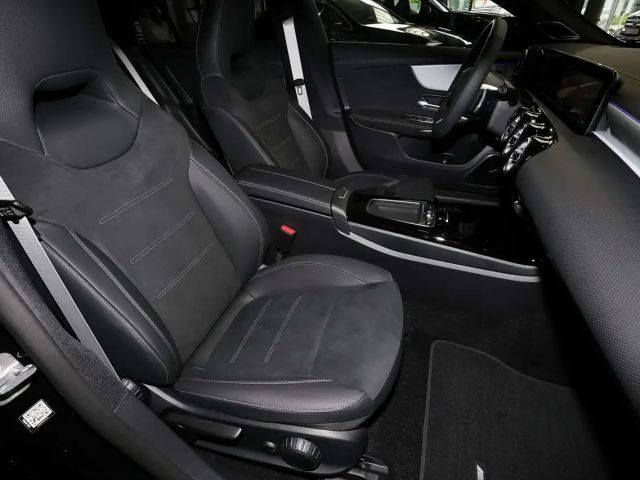 Mercedes-Benz CLA 200 AMG Line Coupé