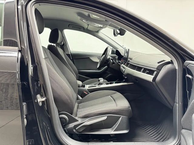 Audi A4 35 TFSI Avant S-Tronic