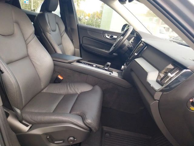 Volvo XC60 Dark Plus