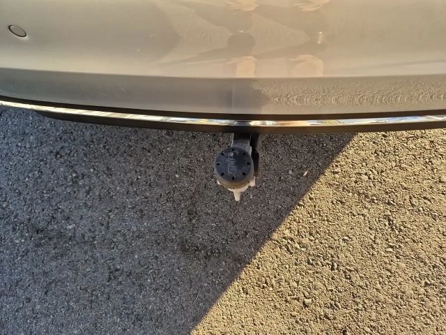 Mercedes-Benz C 200 C 200 d Sedan