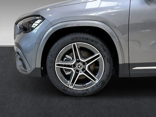 Mercedes-Benz GLA 200 AMG Line