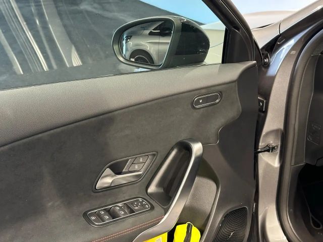 Mercedes-Benz A 180 A 180 d Hatchback