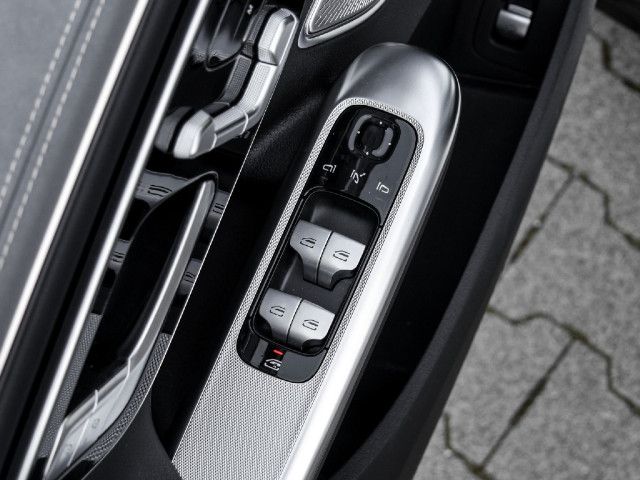 Mercedes-Benz EQE 300 Sedan