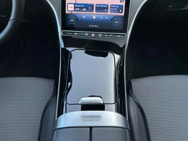 Mercedes-Benz C 180 AVANTGARDE Sedan