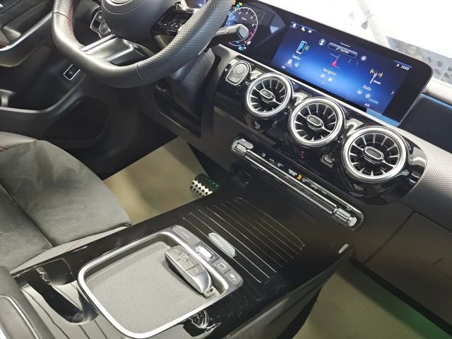 Mercedes-Benz CLA 220 AMG Line Coupé