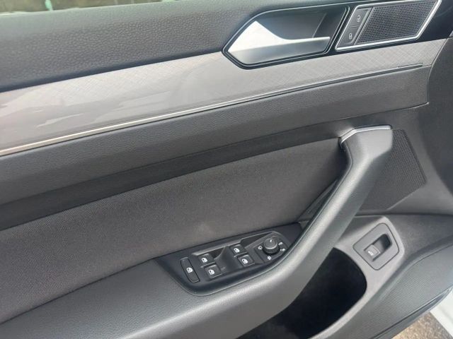 Volkswagen Passat 2.0 TSI Business DSG Variant
