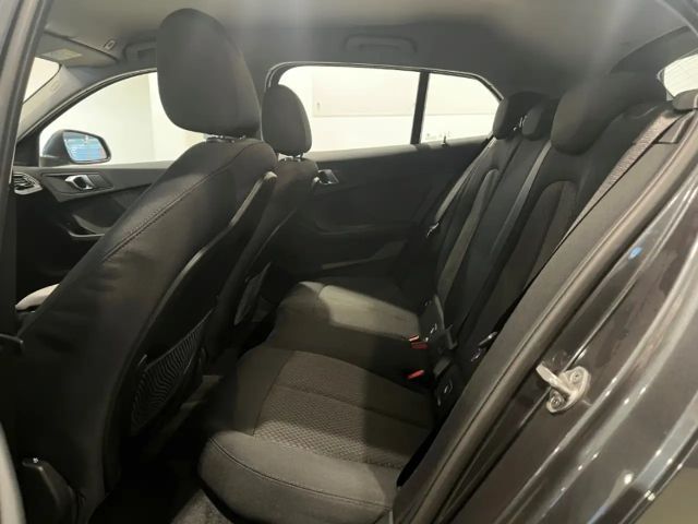 BMW 118 118i 5-deurs Sedan