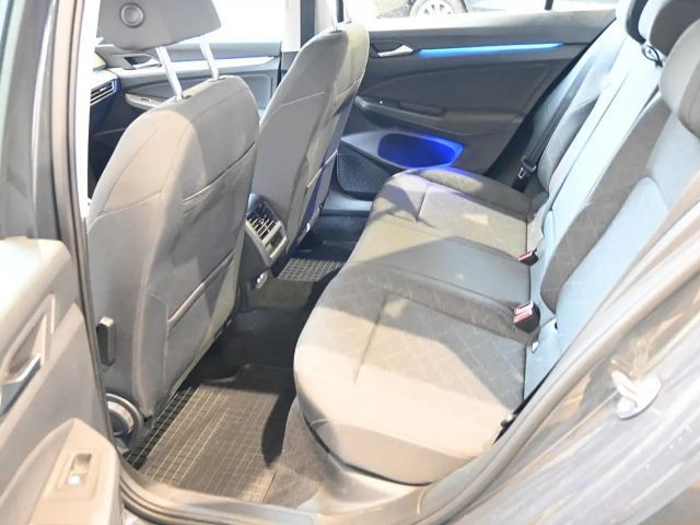 Volkswagen Golf Life Variant