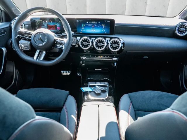 Mercedes-Benz A 200 AMG Line