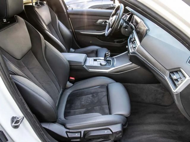 BMW 330 330e M-Sport Touring