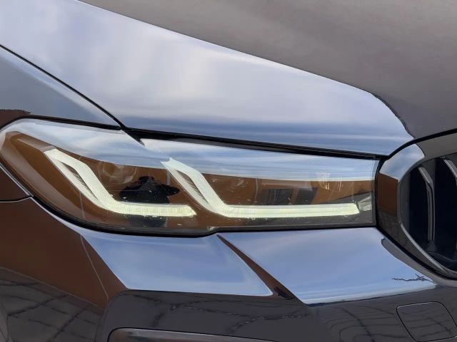 BMW 545 545e M-Sport Sedan xDrive